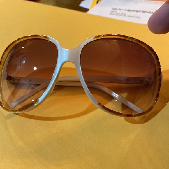 Dior classic sun shade in excellent condition - Picture 6 of 6